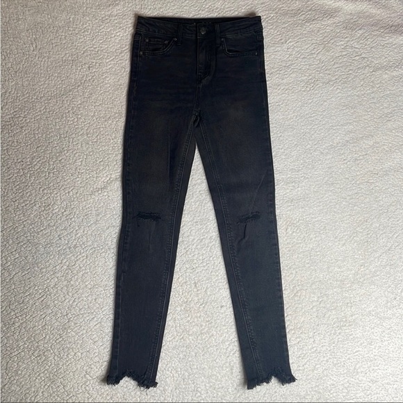 Wild Fable Black Denim Jeans Raw Hem Distressed Skinny High Rise Busted - Picture 3 of 11
